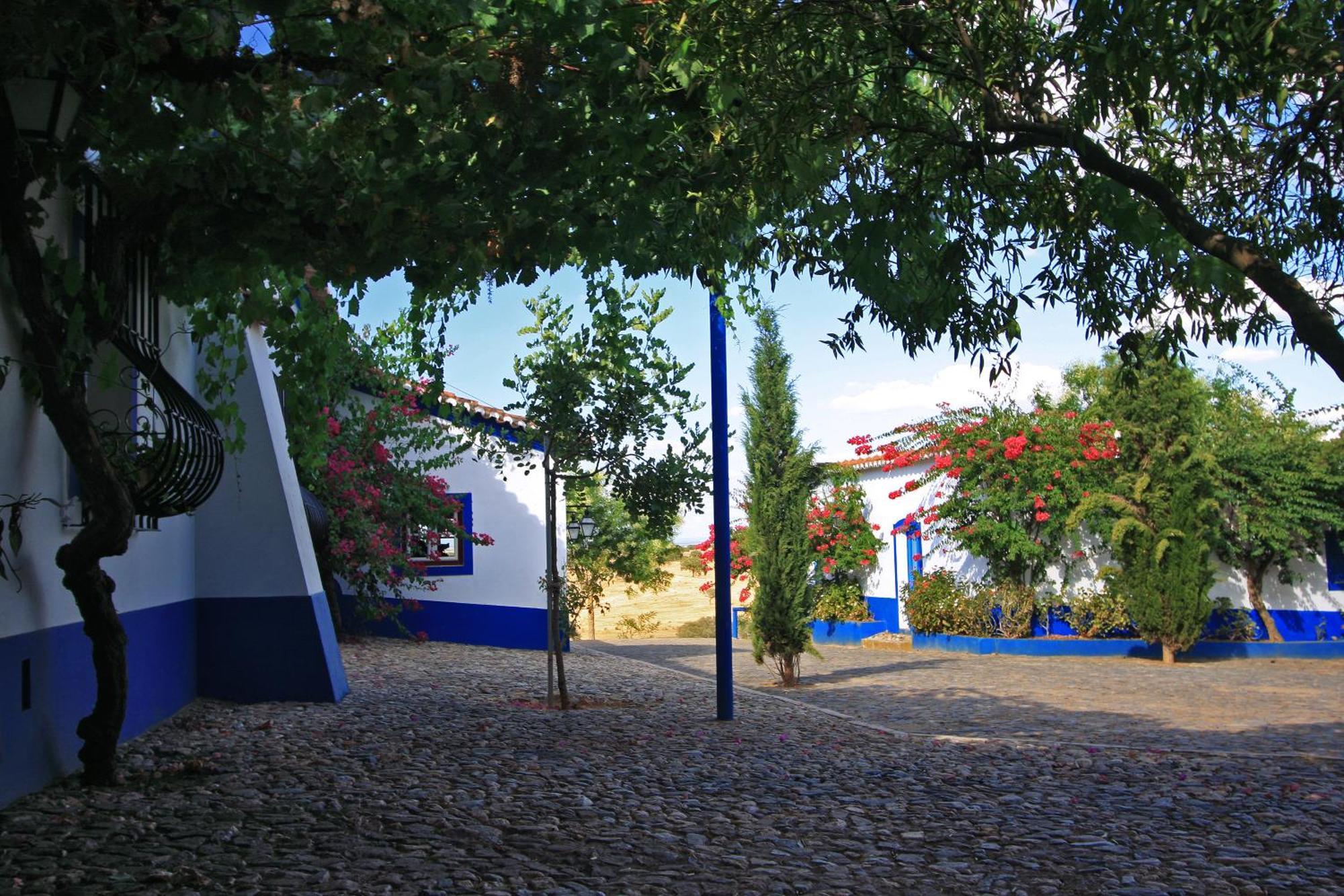 Hotel Vale Do Manantio Moura Exterior foto